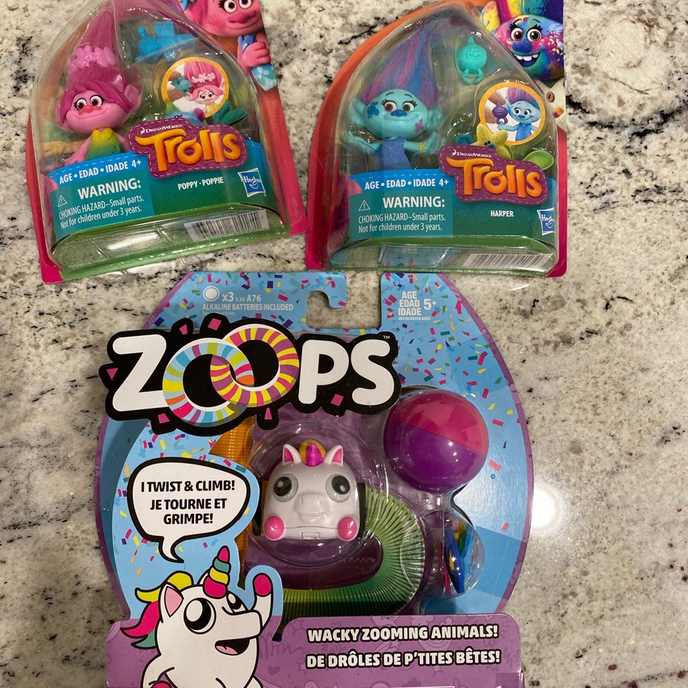 Wacky Zooming zoops Unicorn Toy - 2 trolls sets